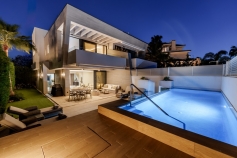 Halfvrijstaande villa Puerto Banús € 2.675.000,-